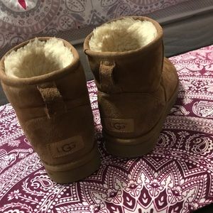 Short caramel uggs!